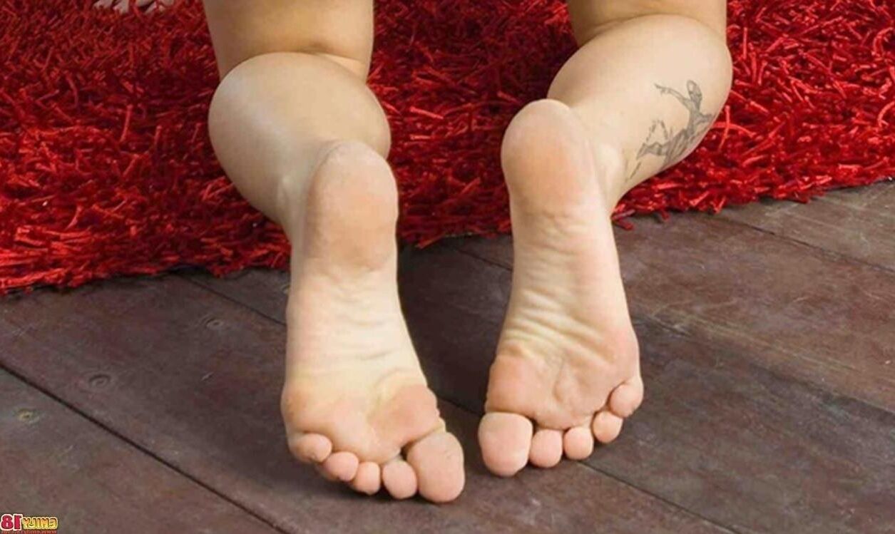Emily Feet