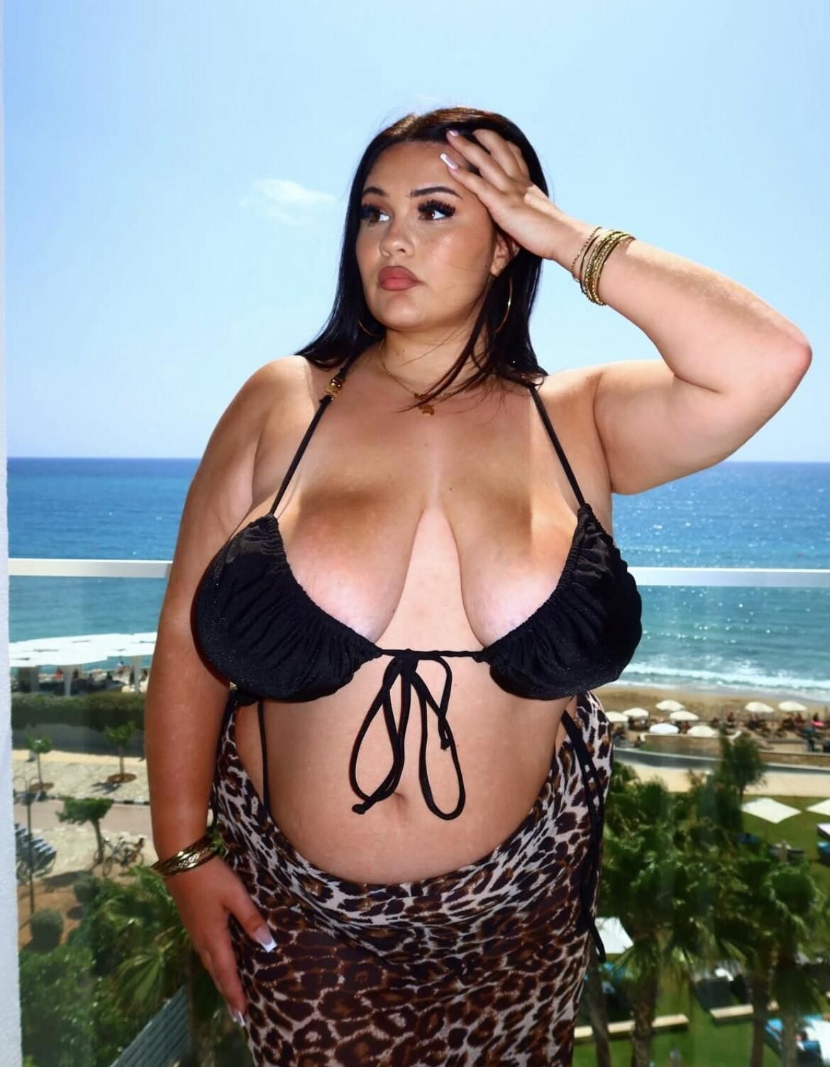 Marie, Grosse Vache A Vioier Dans Une Ruelle (vagabunda francesa BBW)