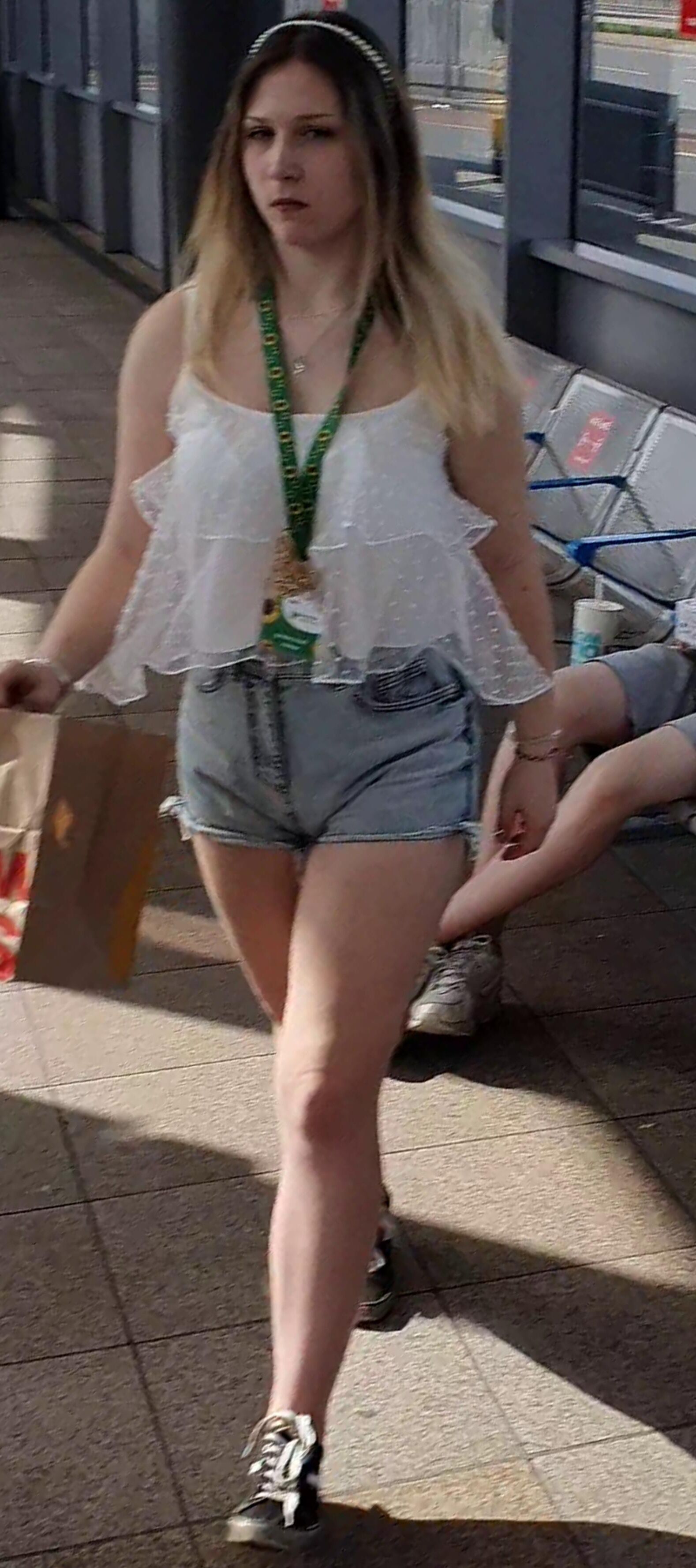 [CANDID] TEEN TEASES WITH LEGS AND CHEEKS