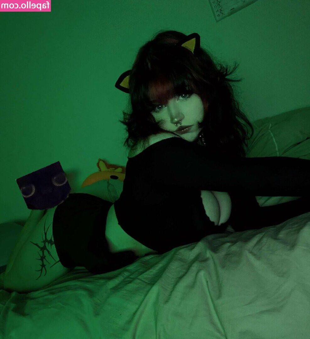 Enorme tittty e menina adolescente