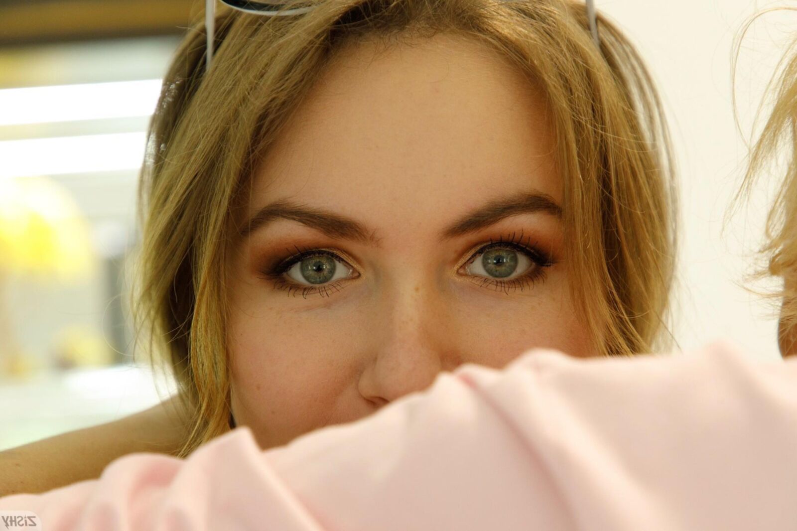 Alerta de Zishy Nicole Ross Amber