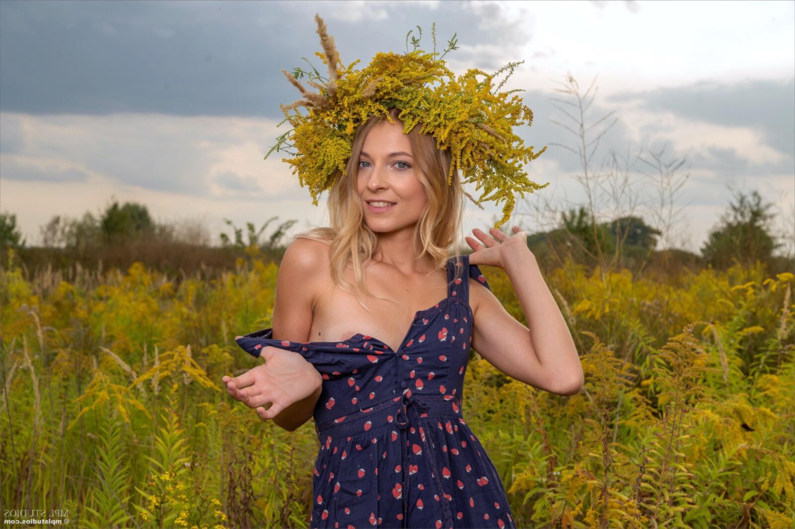 Mpstudios Emily Grace cueille des fleurs