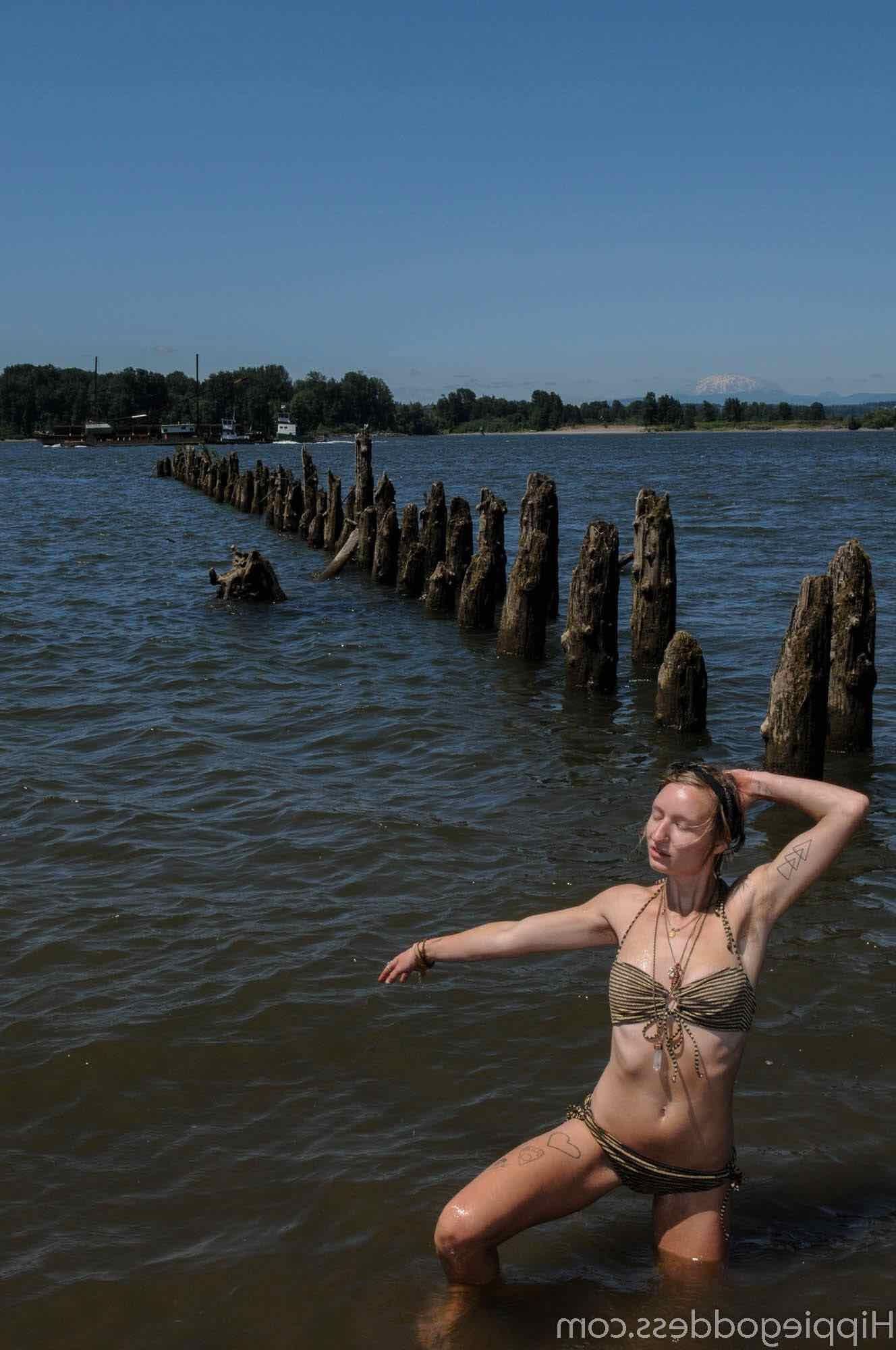 HippieGoddess ANDROMEDA Skinny dipping