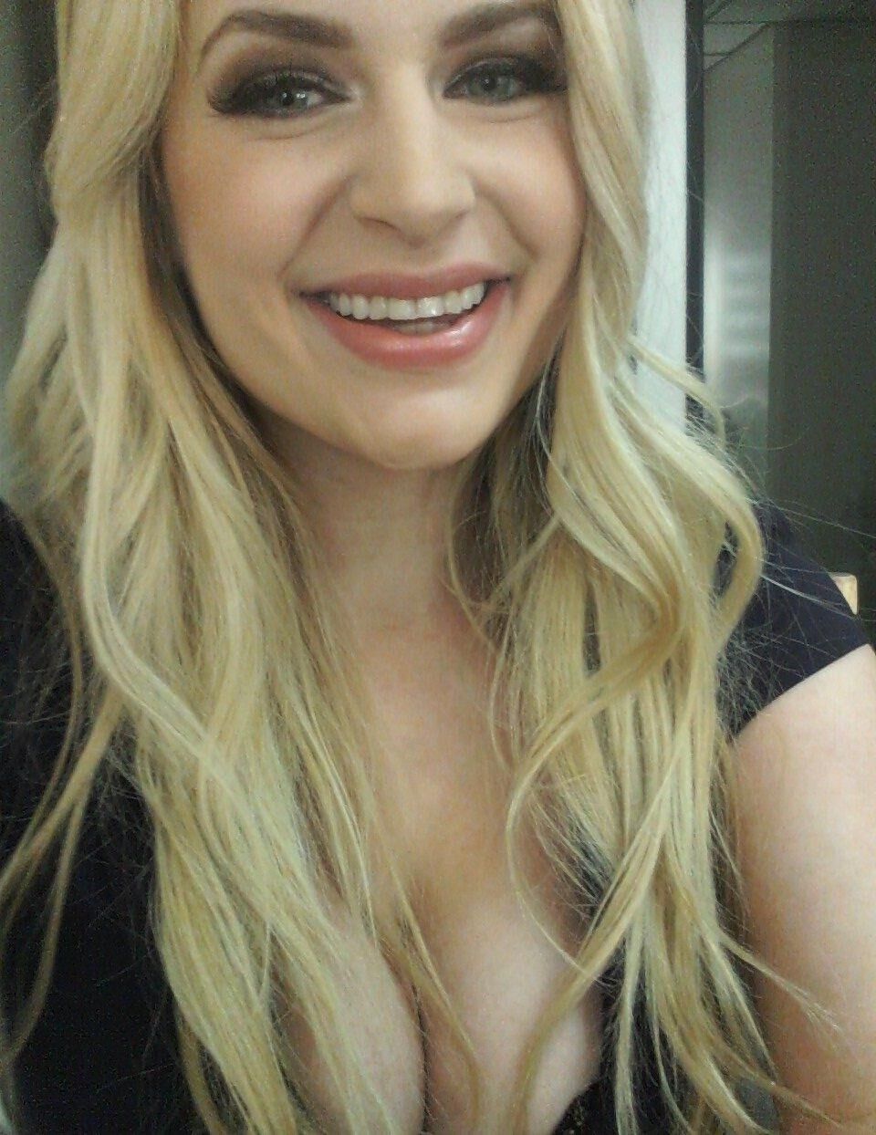 Hot blonde allemand Big Tit teen Sandra de Francfort exposé