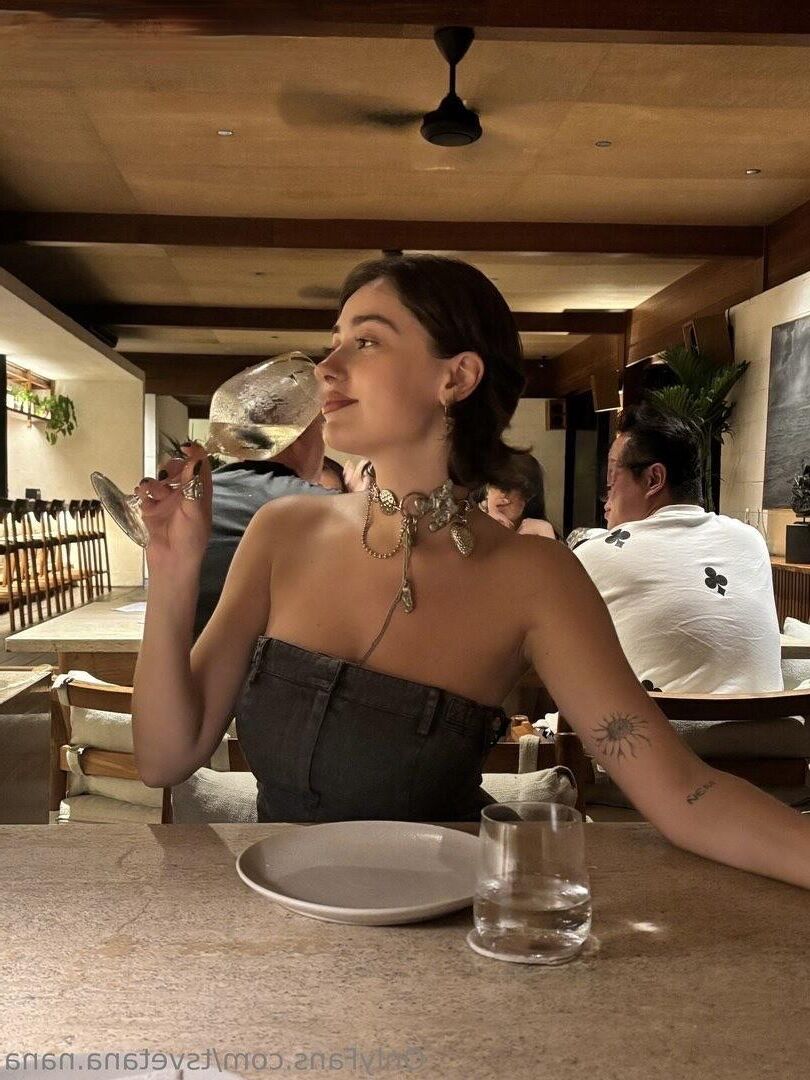 Tsvetana lindas peitos enormes bunda sexy morena garota mista pho quente