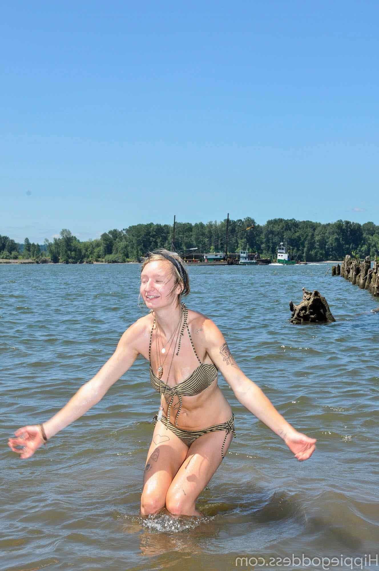 HippieGoddess ANDROMEDA Skinny dipping