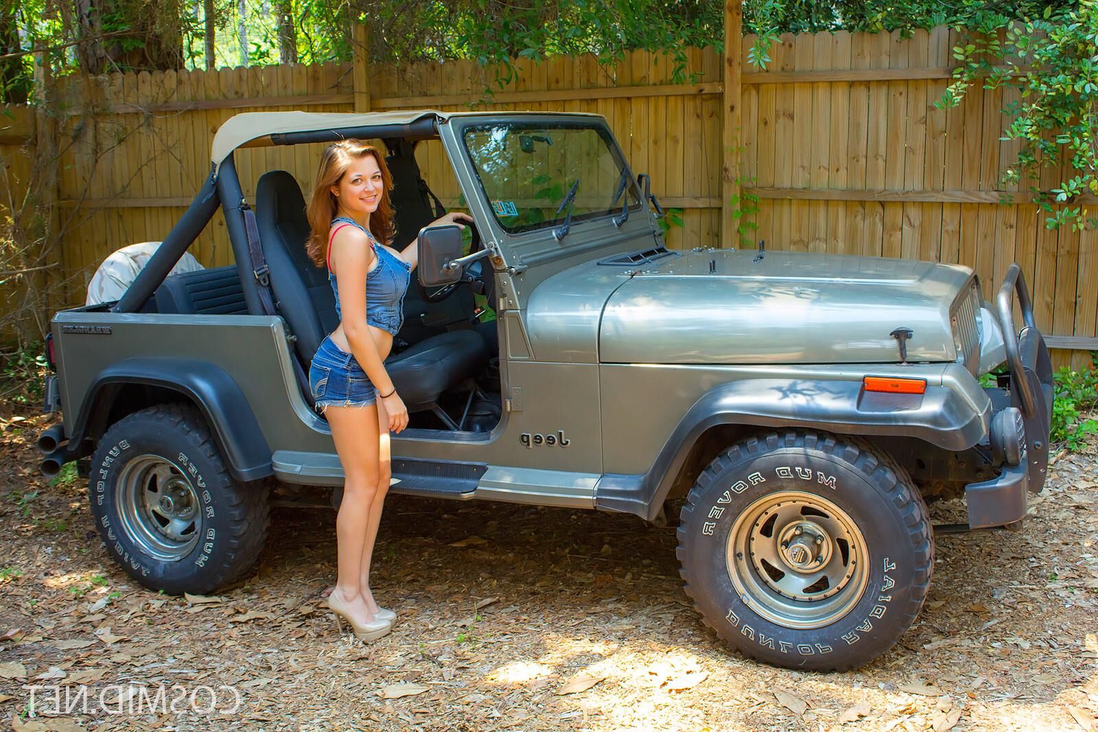 Cosmid Tessa Fowler Chicks Love Jeeps