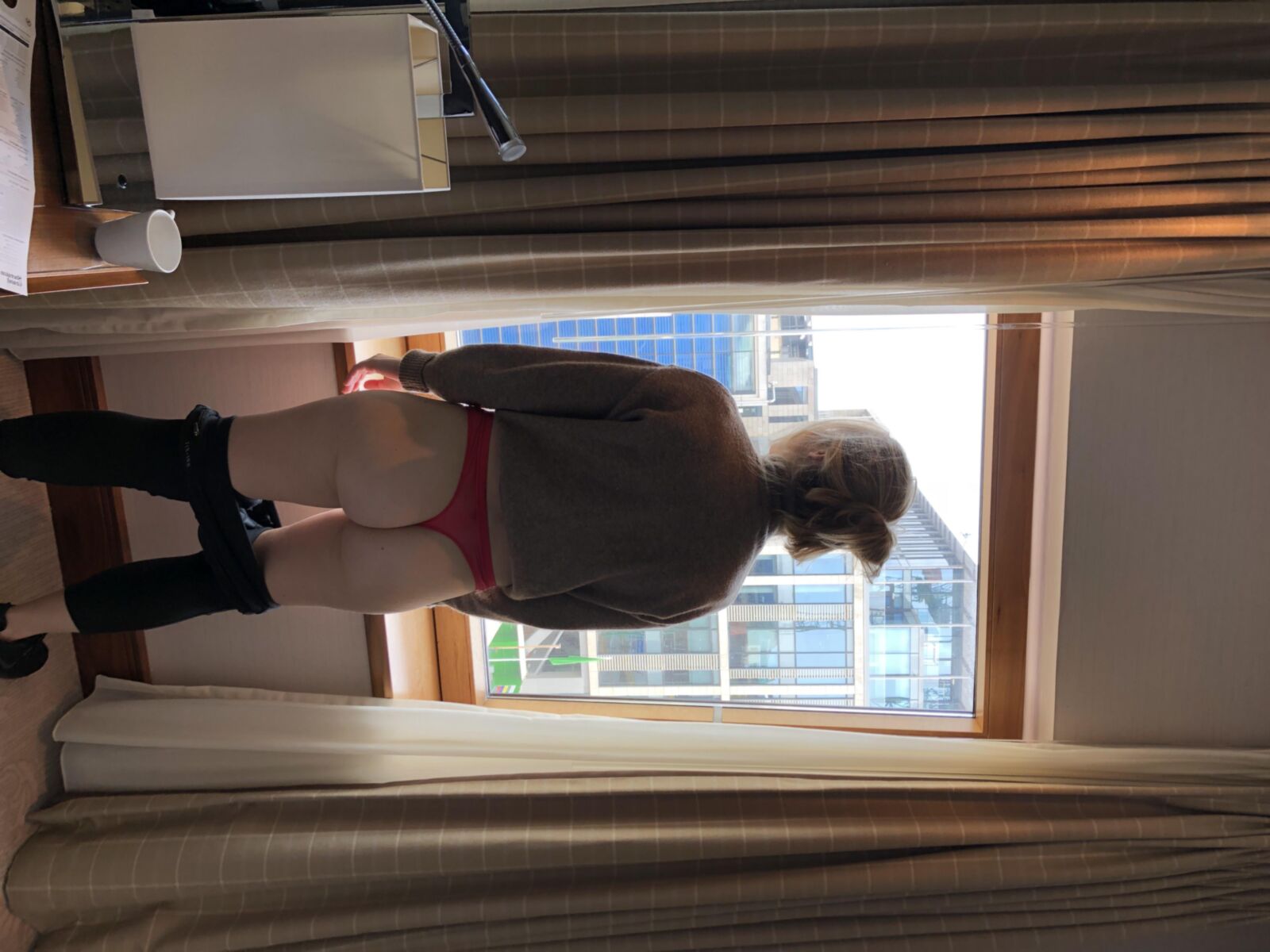 Hot window nudity qq