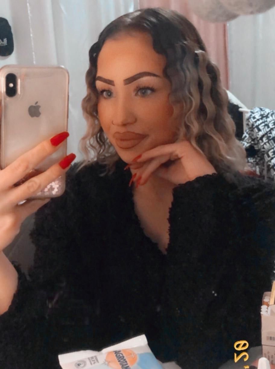 Comment her dirty if you wanna see her naked
