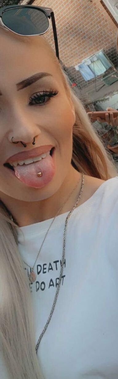 Comment her dirty if you wanna see her naked