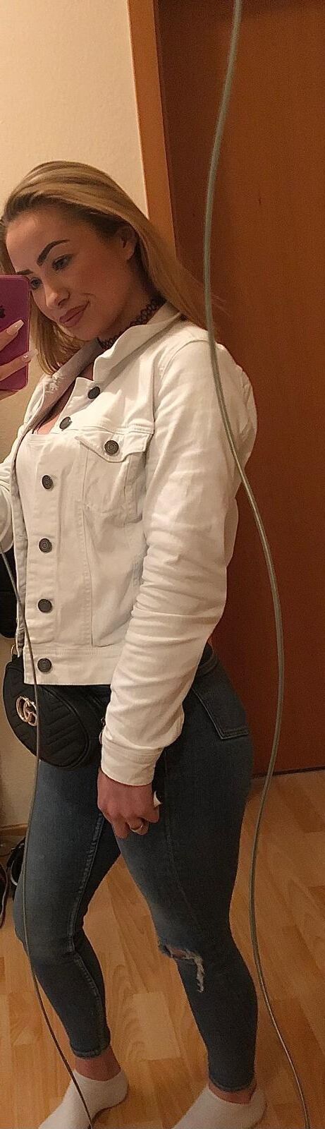 Comment her dirty if you wanna see her naked
