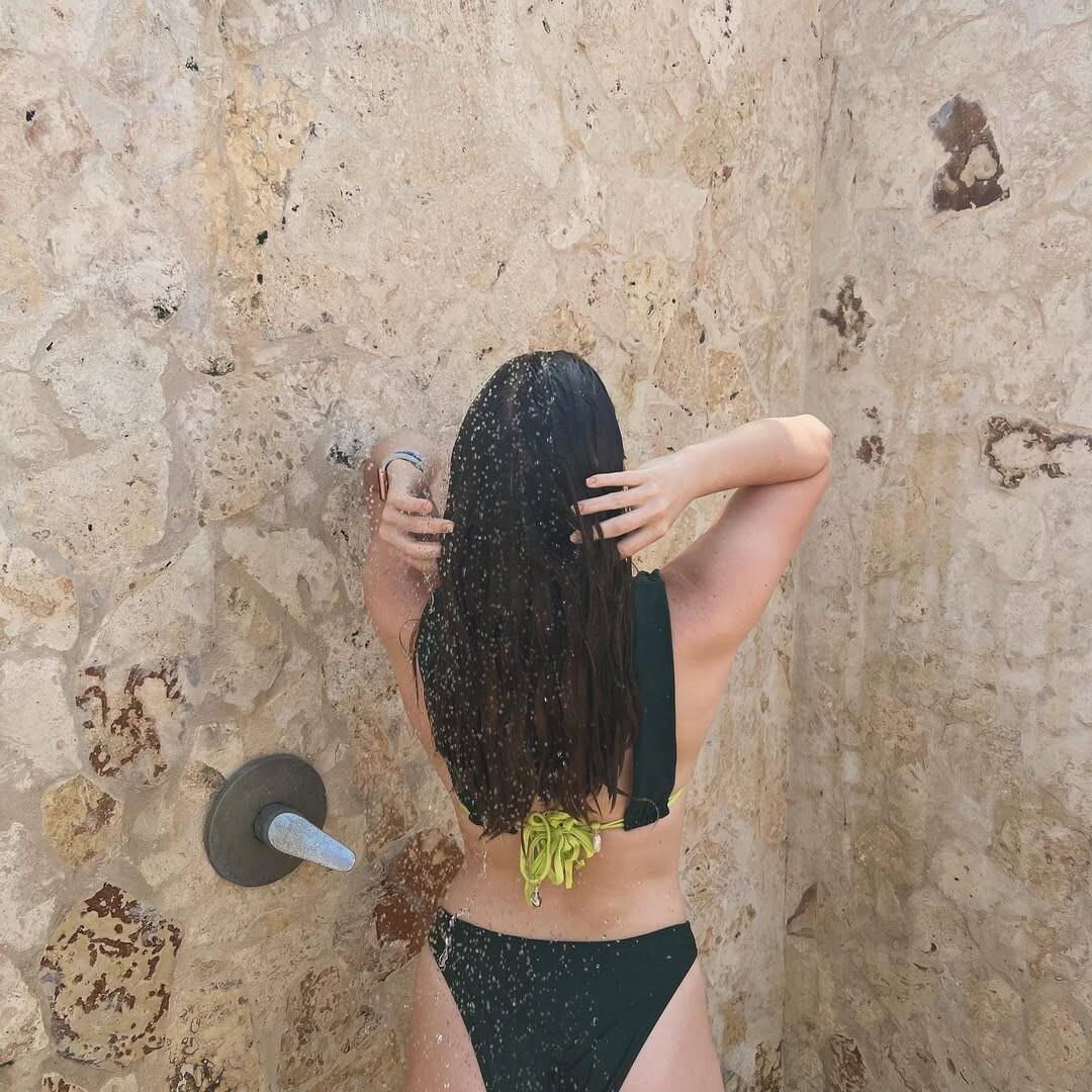 Non Nude teens 