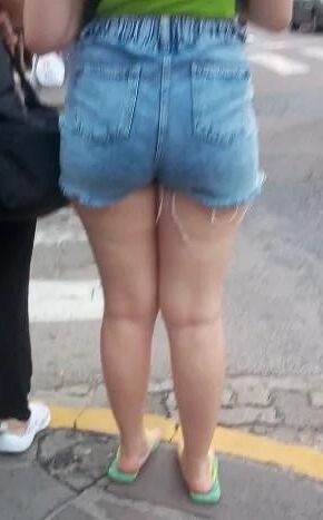 CANDID WHITE LIL PAWG