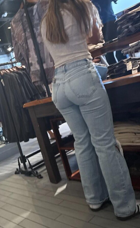 Random Candids Girls if ur ready to cum