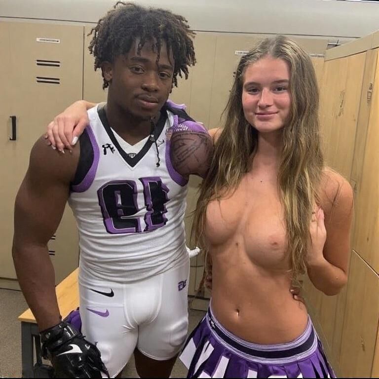 Football season is in the air (AI)