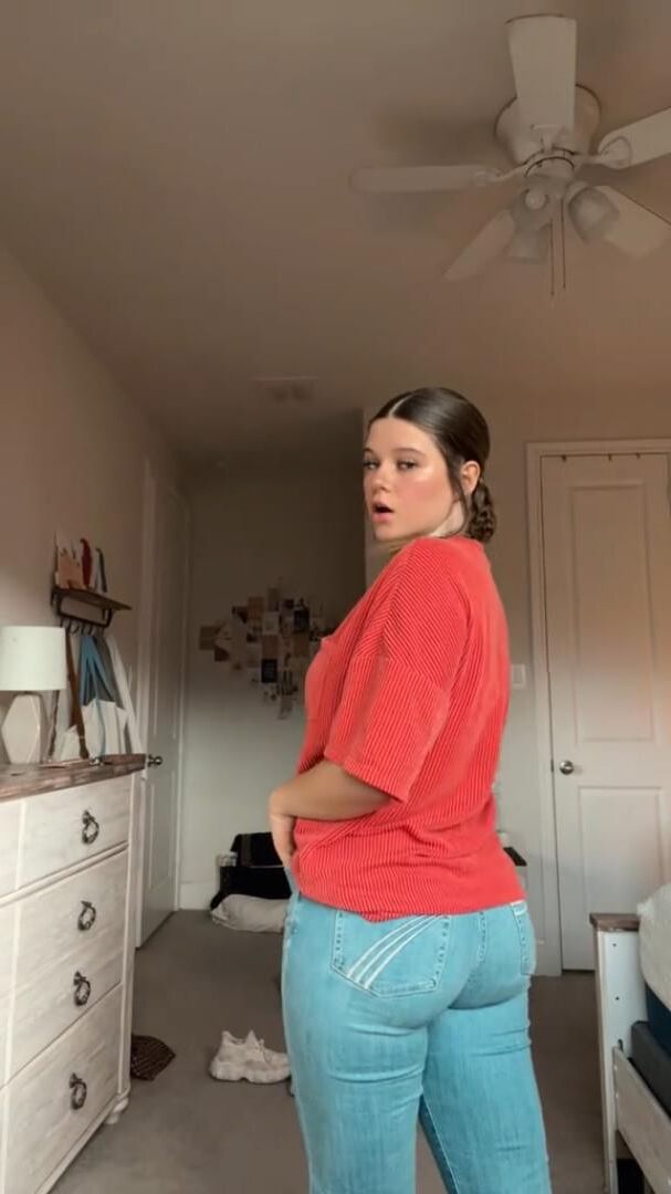 College Snowbunny PAWG for BBC: Emma H