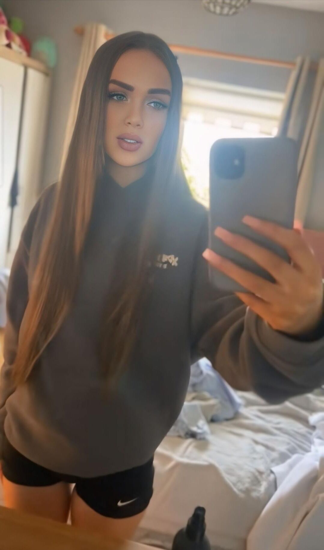 Petite teenie CHAV ready for hole busting & load dumping