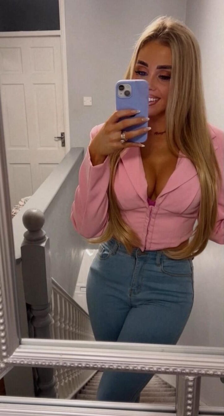 CHAV Tonya thick thighs pretty eyes & holes to annihilate