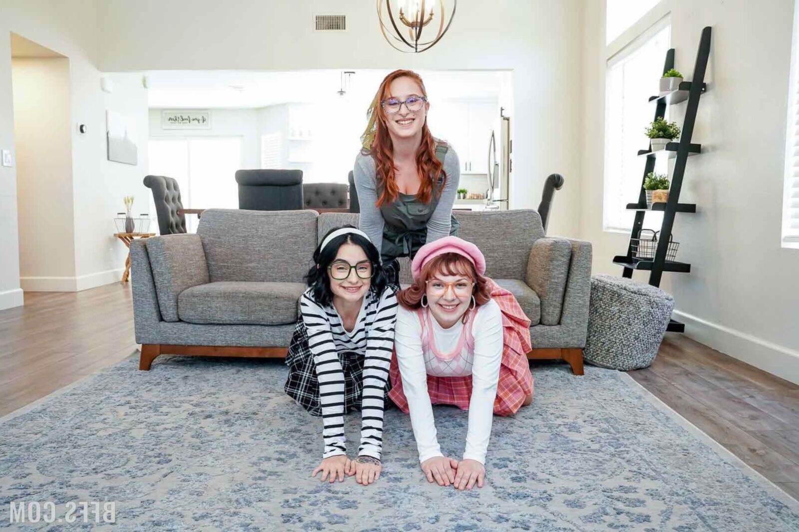 BFFS AVA SINCLAIR A FUCKing Great Girlsの午後