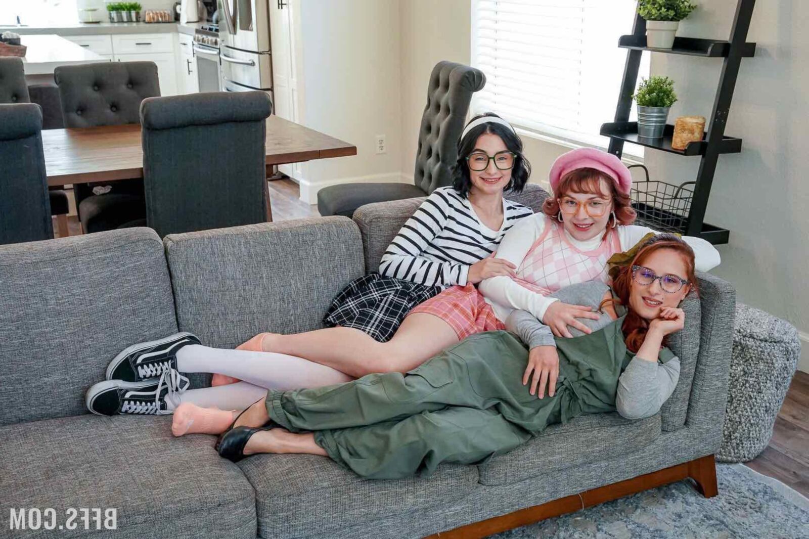 BFFS AVA SINCLAIR A FUCKing Great Girlsの午後