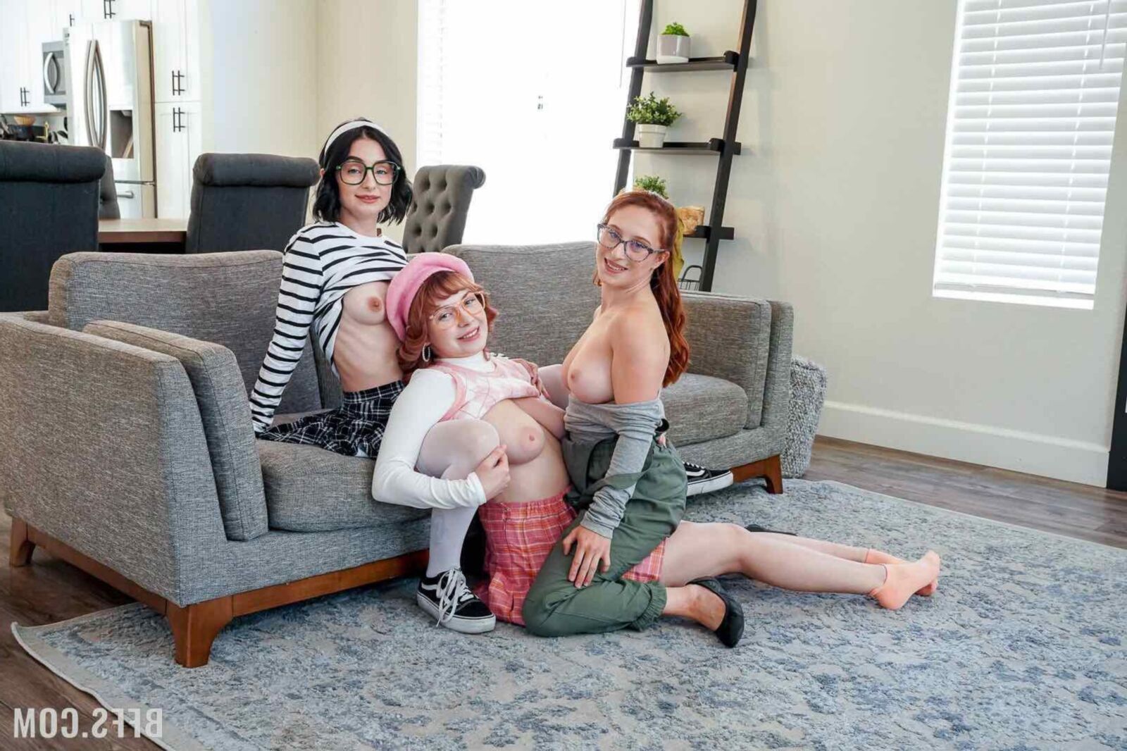 BFFS AVA SINCLAIR A FUCKing Great Girlsの午後