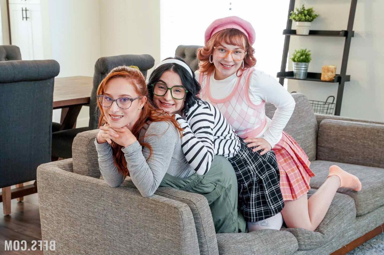 BFFS AVA SINCLAIR A FUCKing Great Girlsの午後