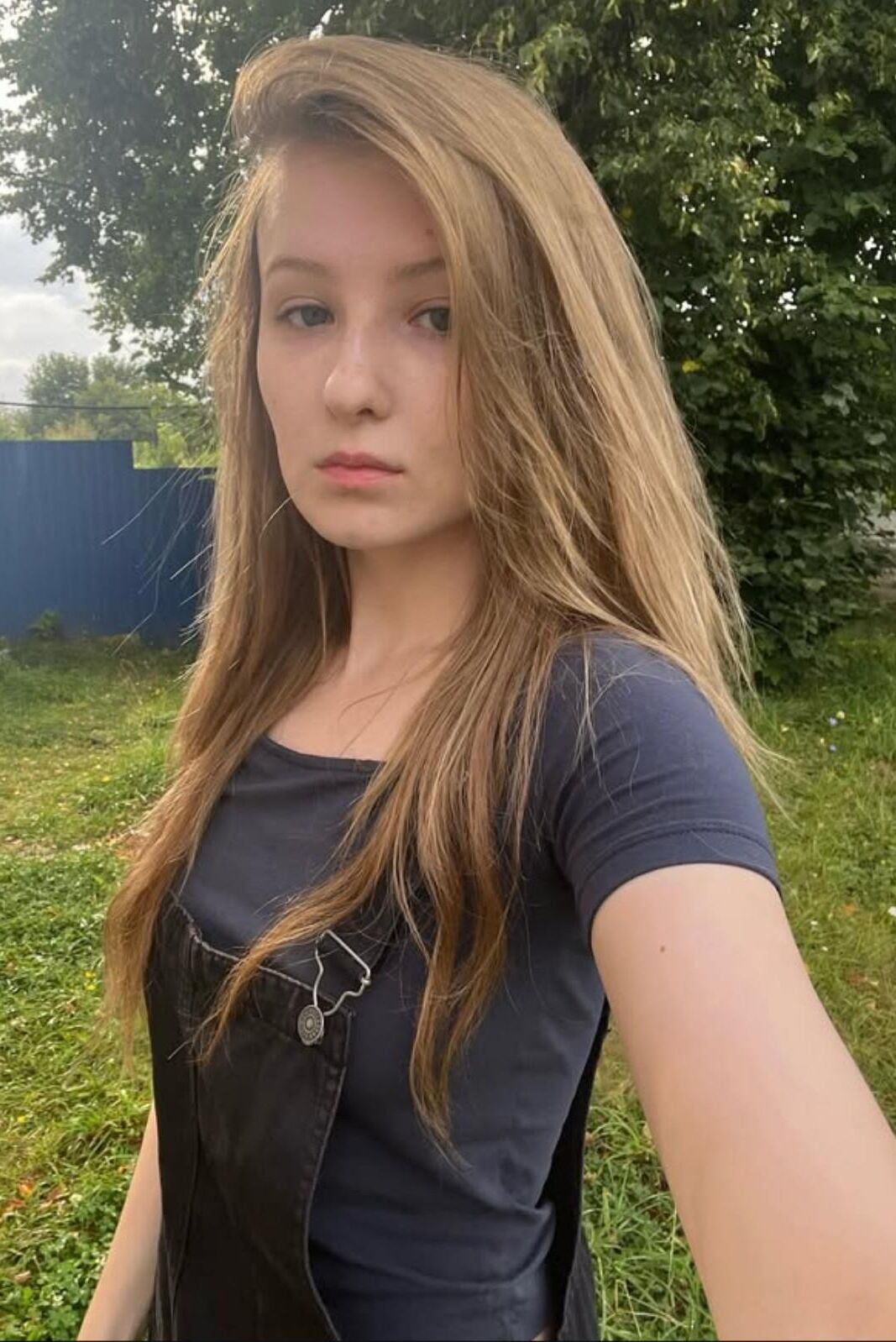 Beautiful Girls I Would Love to Serve