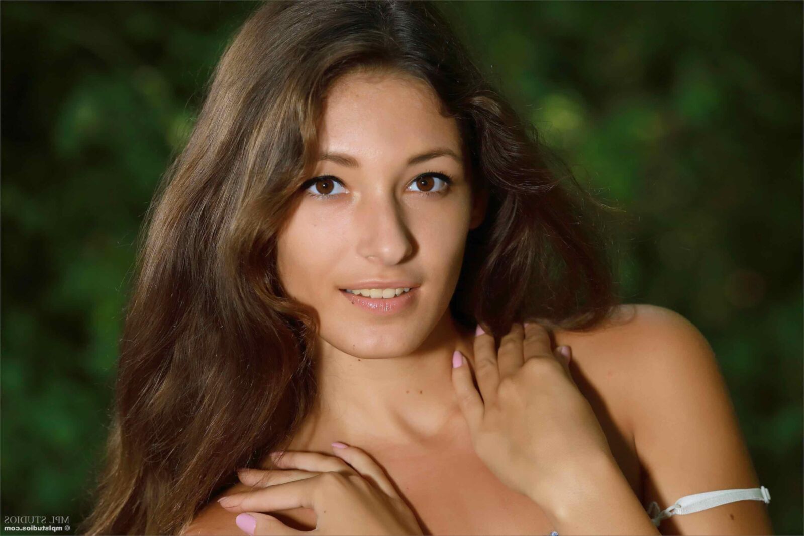 Mplstudios hailey el camino del bosque