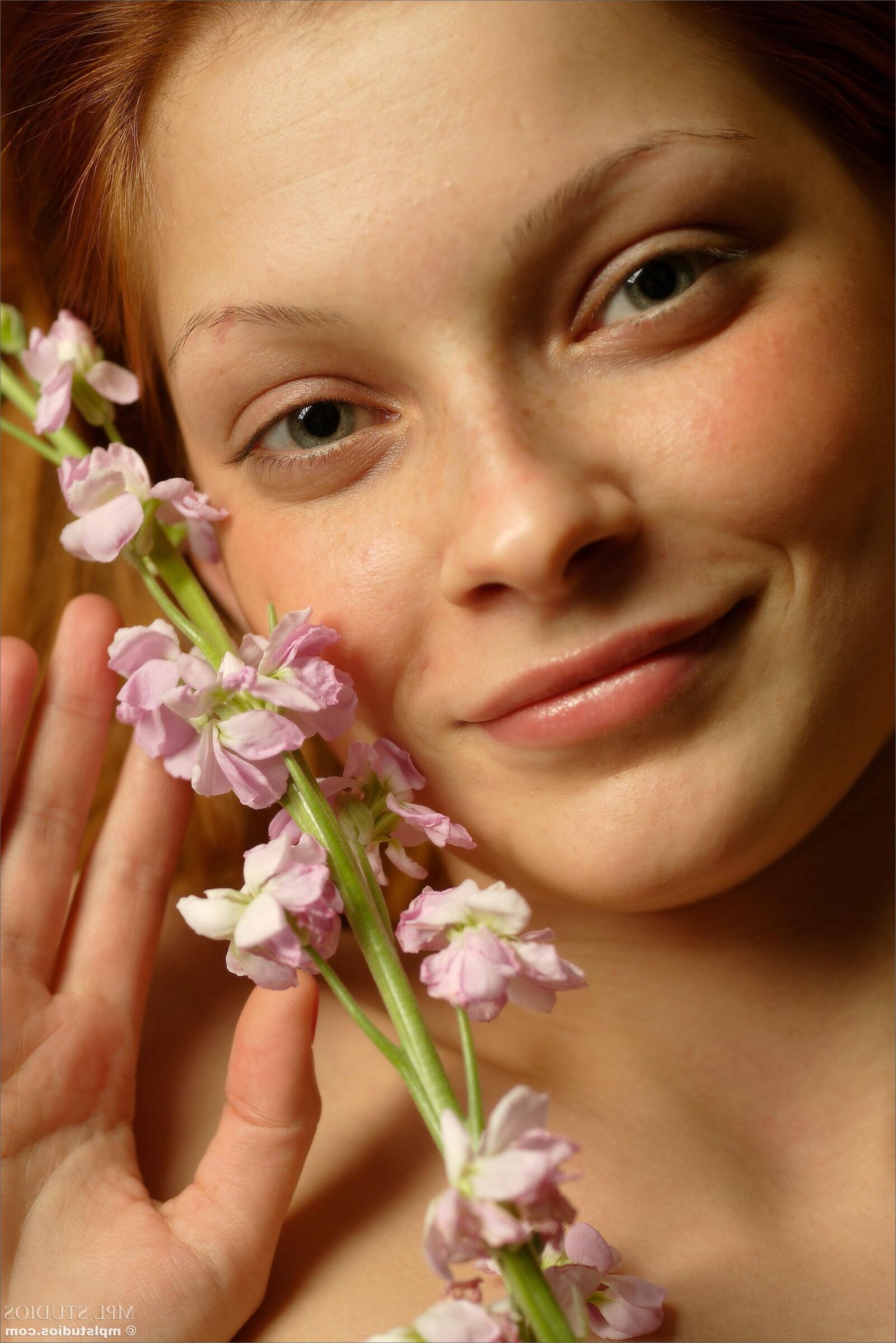 MplStudios Ava Petals au printemps