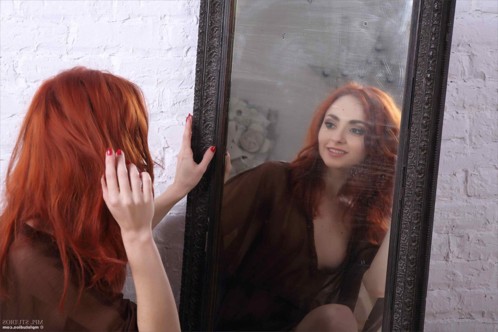 MplStudios Zhanna Distraction