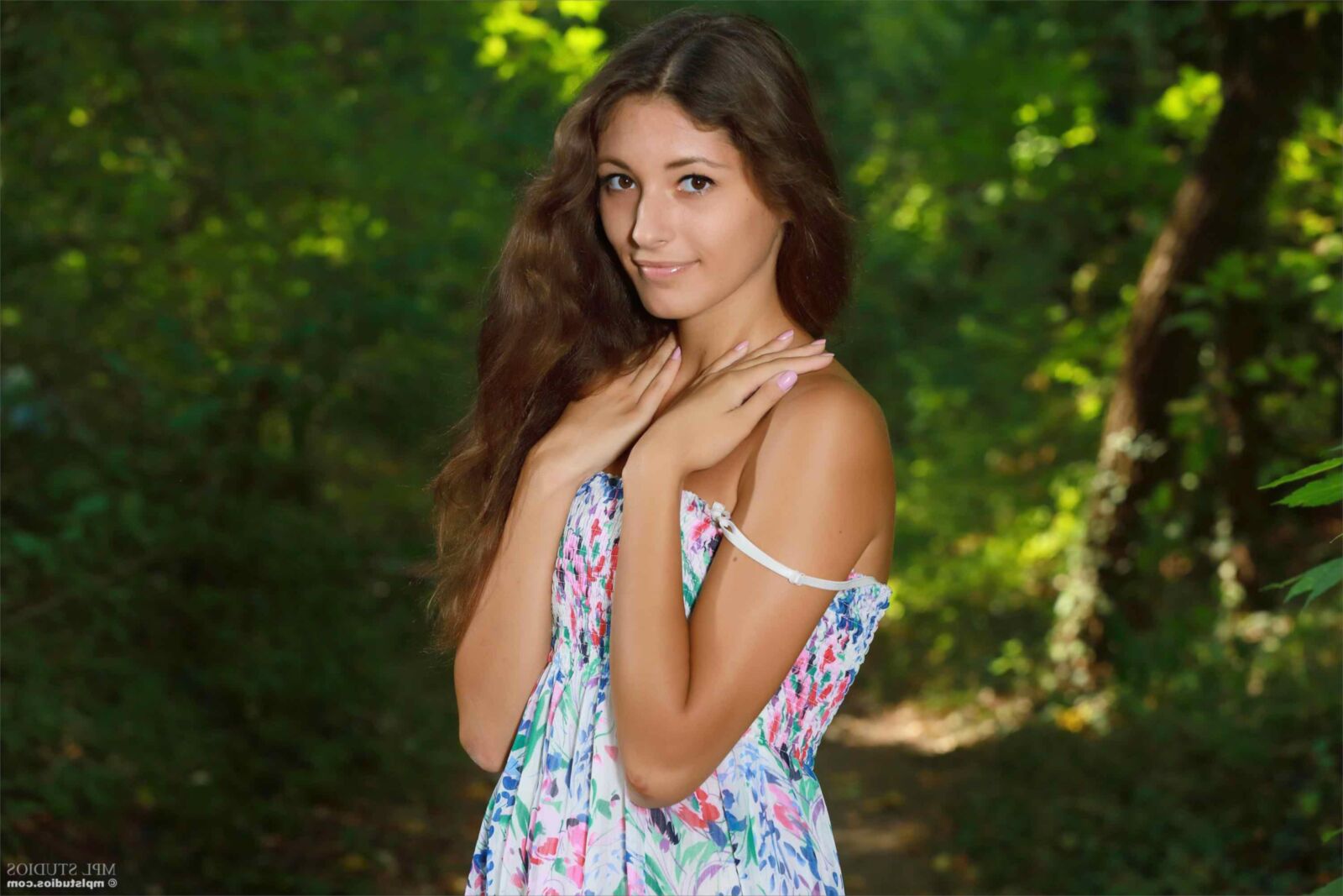 Mplstudios hailey el camino del bosque