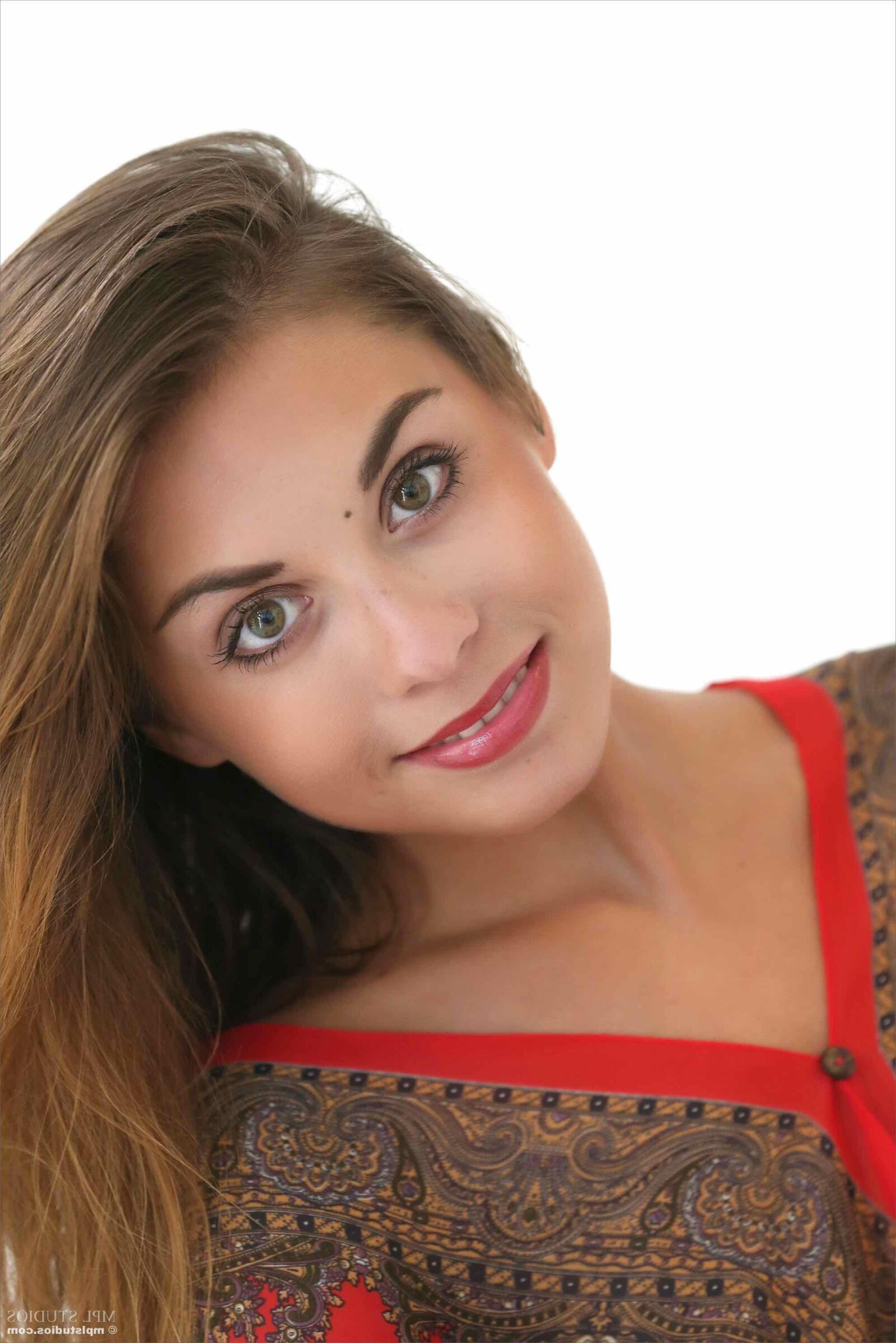 Mplstudios aaliyah ¿Quieres jugar