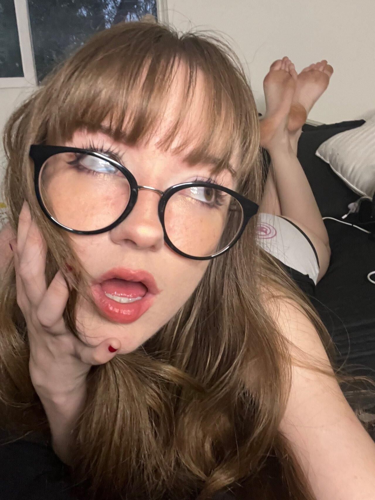 Tiinybrats cute feet