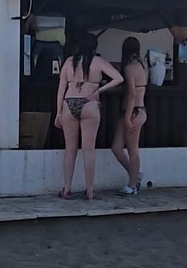 Two candid teens on holiday who gets it SKINNY OR CHUNKY ONE