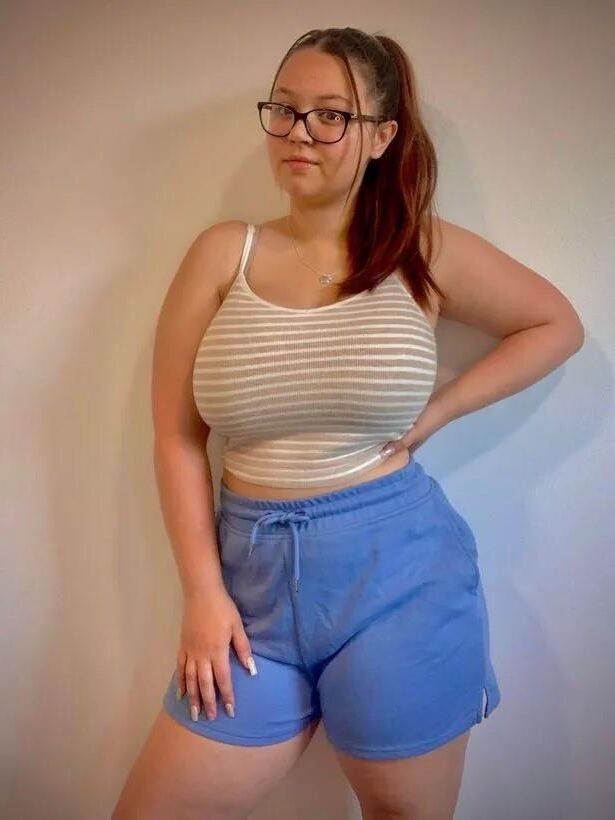 Damas encantadoras construidas para meterte en problemas (Young y Thicc)
