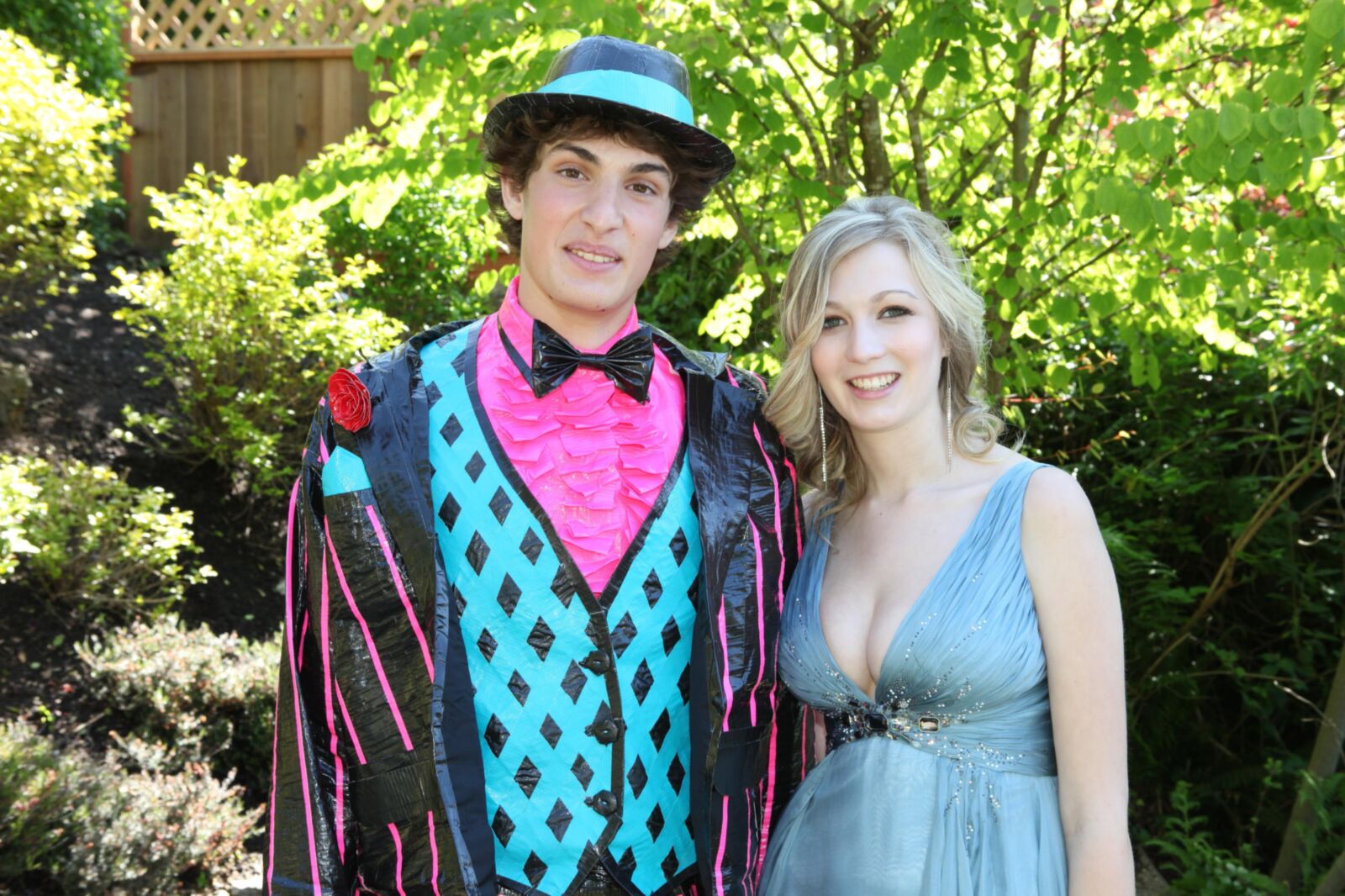 Busty Big Tits Prom Babes!