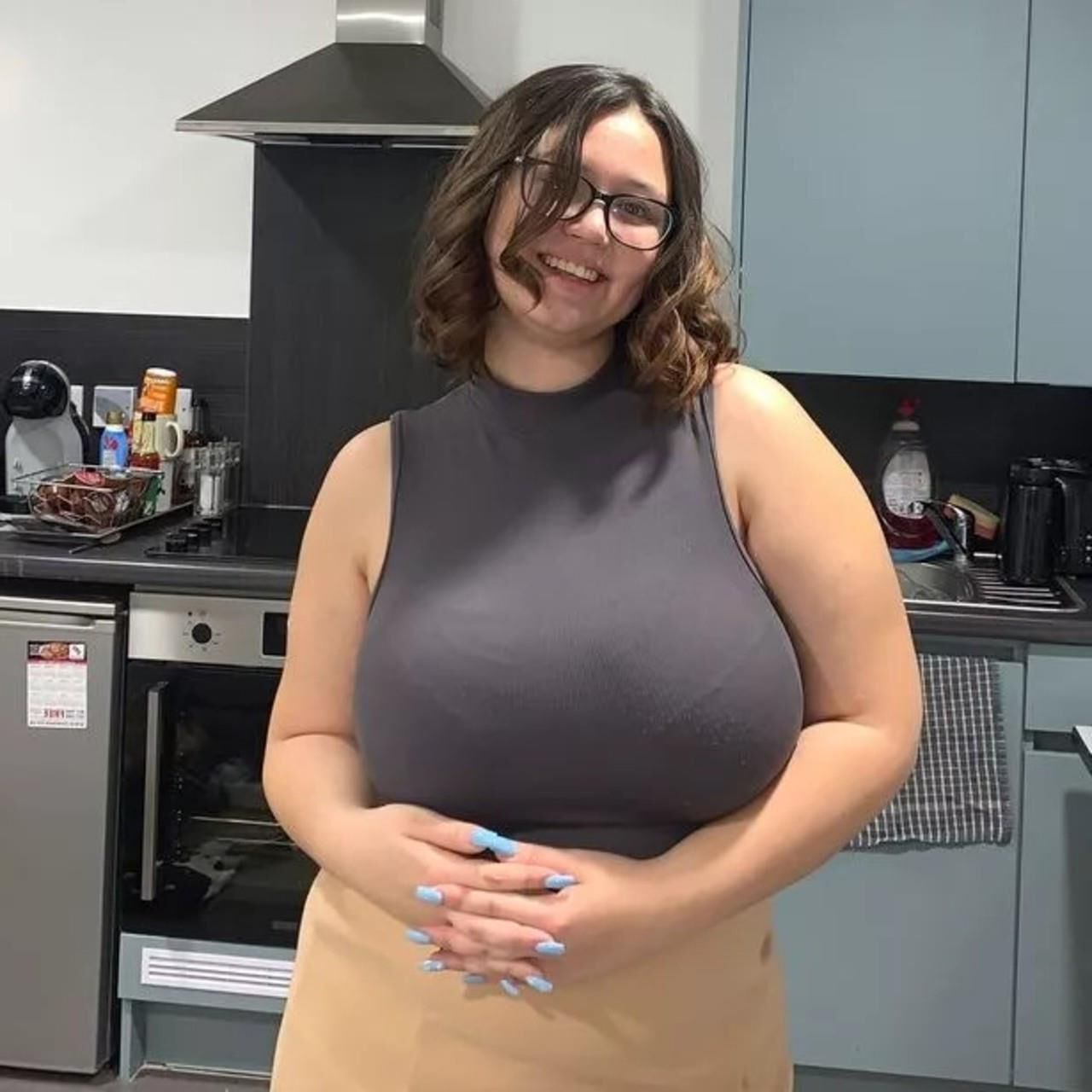 Damas encantadoras construidas para meterte en problemas (Young y Thicc)