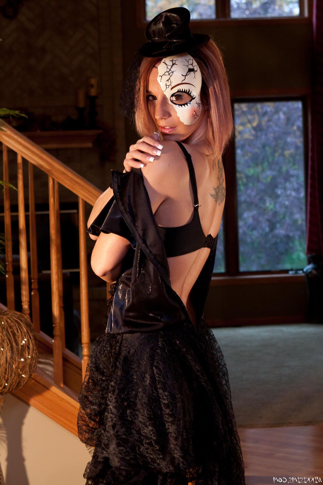 Nikkisimsims Nikki Happy Halloween
