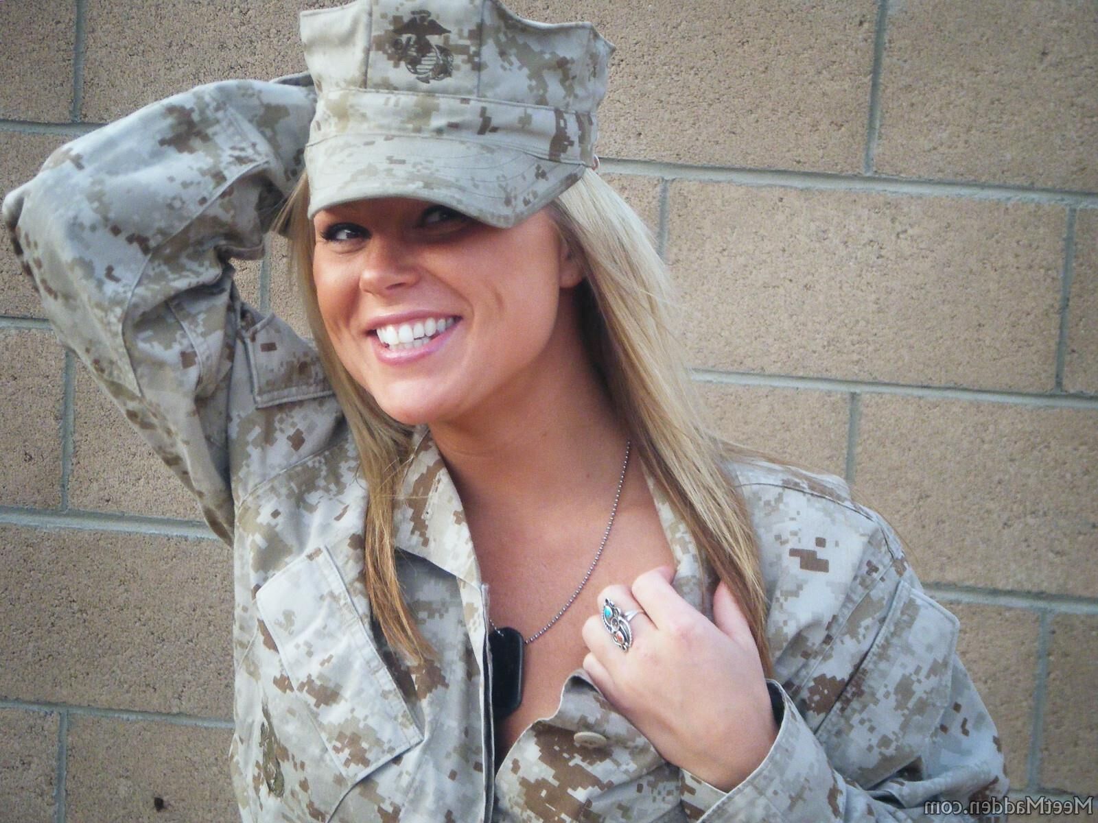 Meetmadden Madden Sexy en Fatigues (NN)