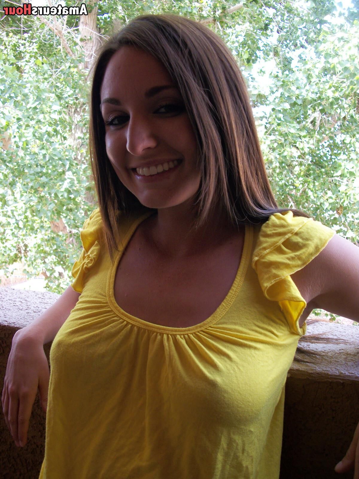 AmateursHour APRIL Yellow top