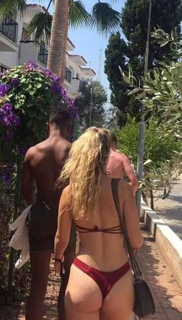 Harriet Rzz (NN Pawg Bikini)