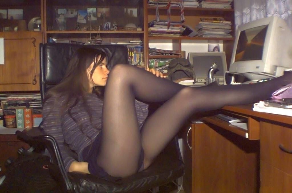 FOR NYLON LOVERS 