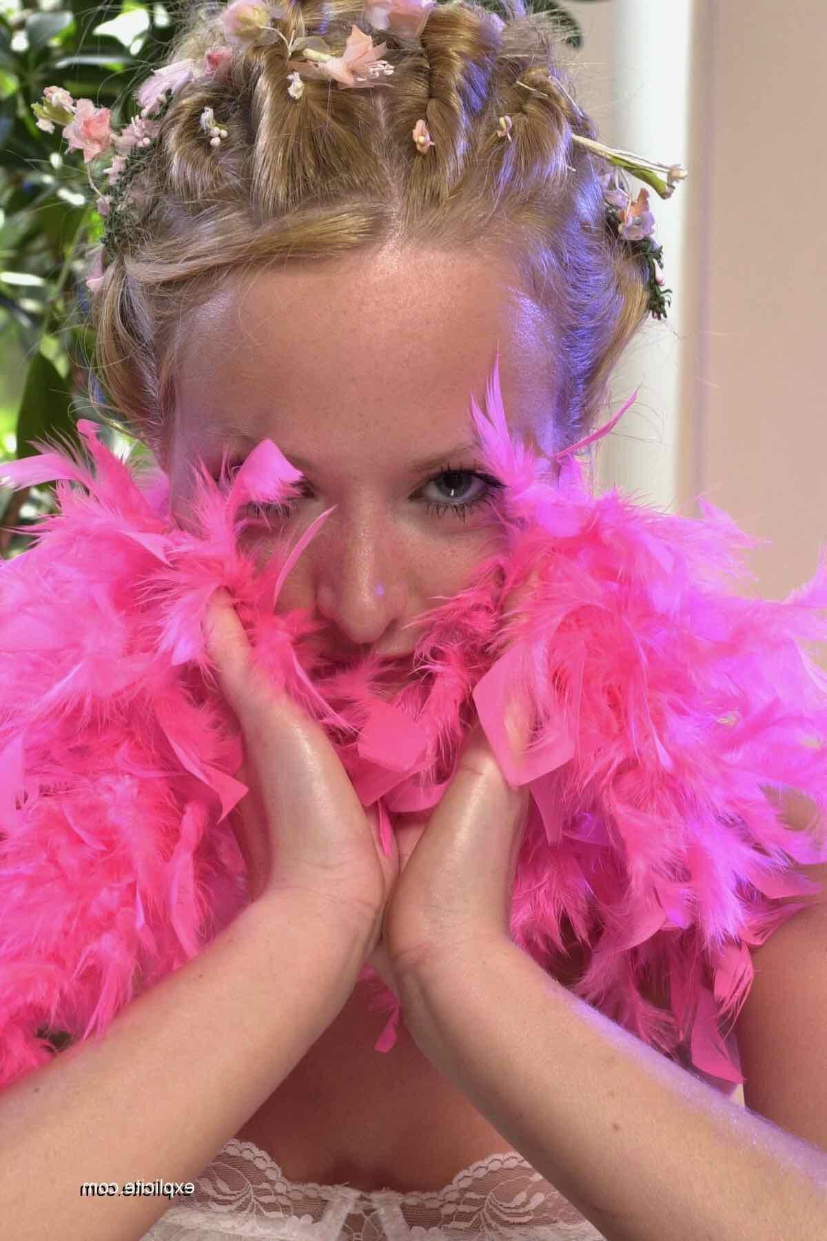 Explicite Melissa Lauren bereit für eine lustige Zeit