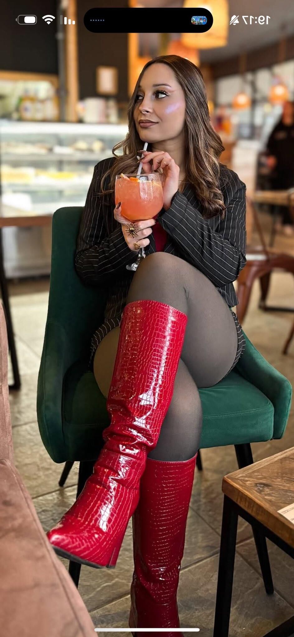 Jambes croisées
