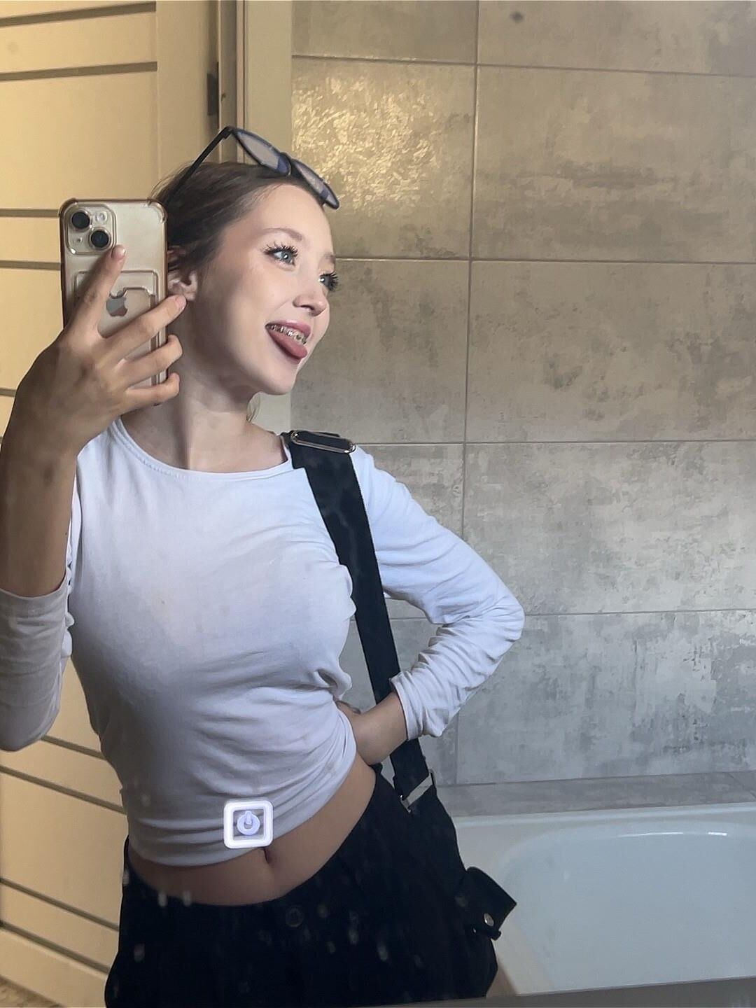 ヌード以外の娘は混ざり合っています