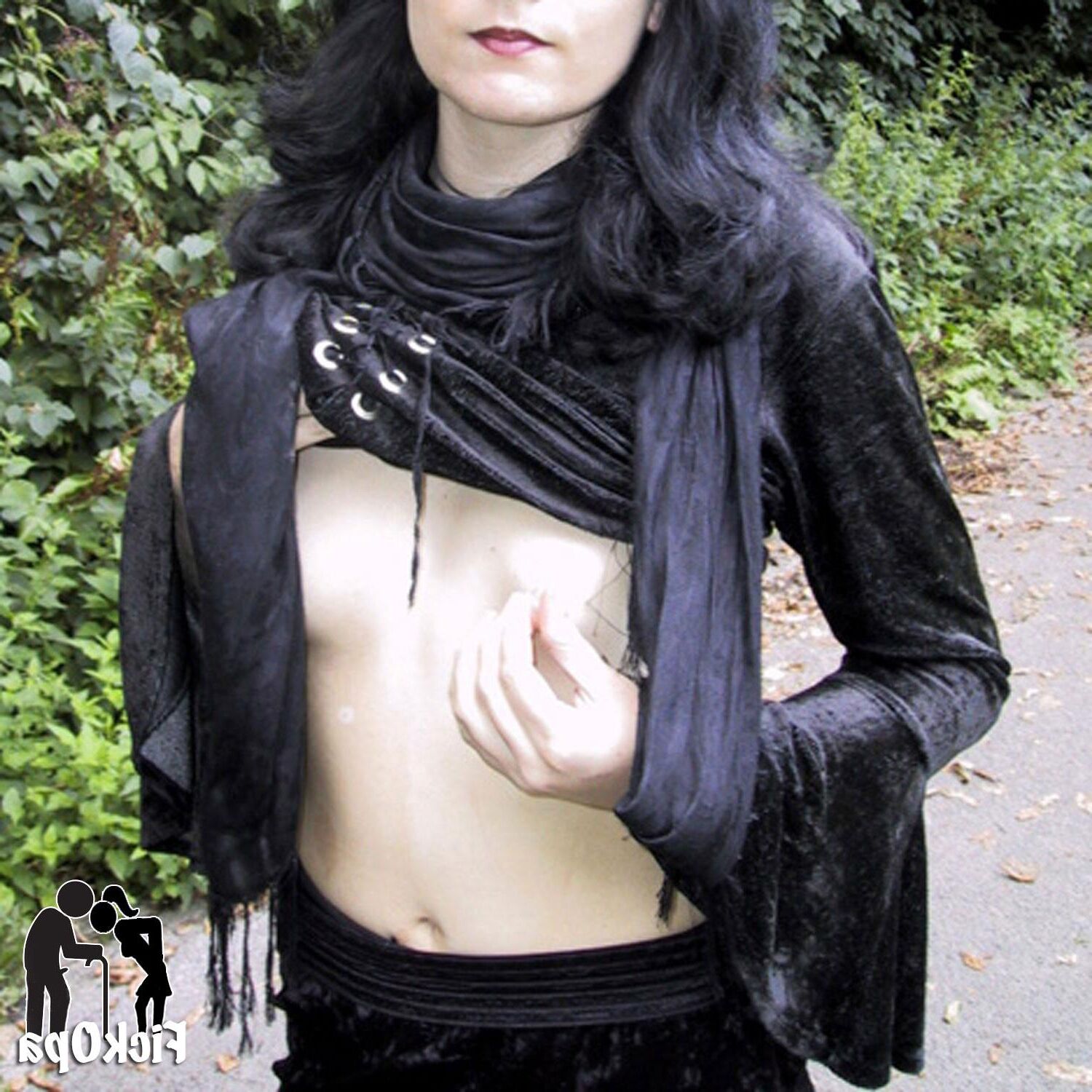 FickOpas Gothic Mini Titten Girl