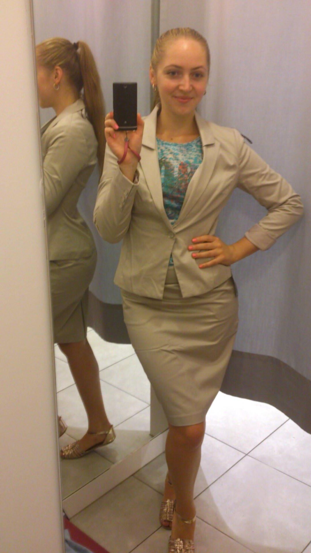 Adolescente blonde nudiste ukranienne