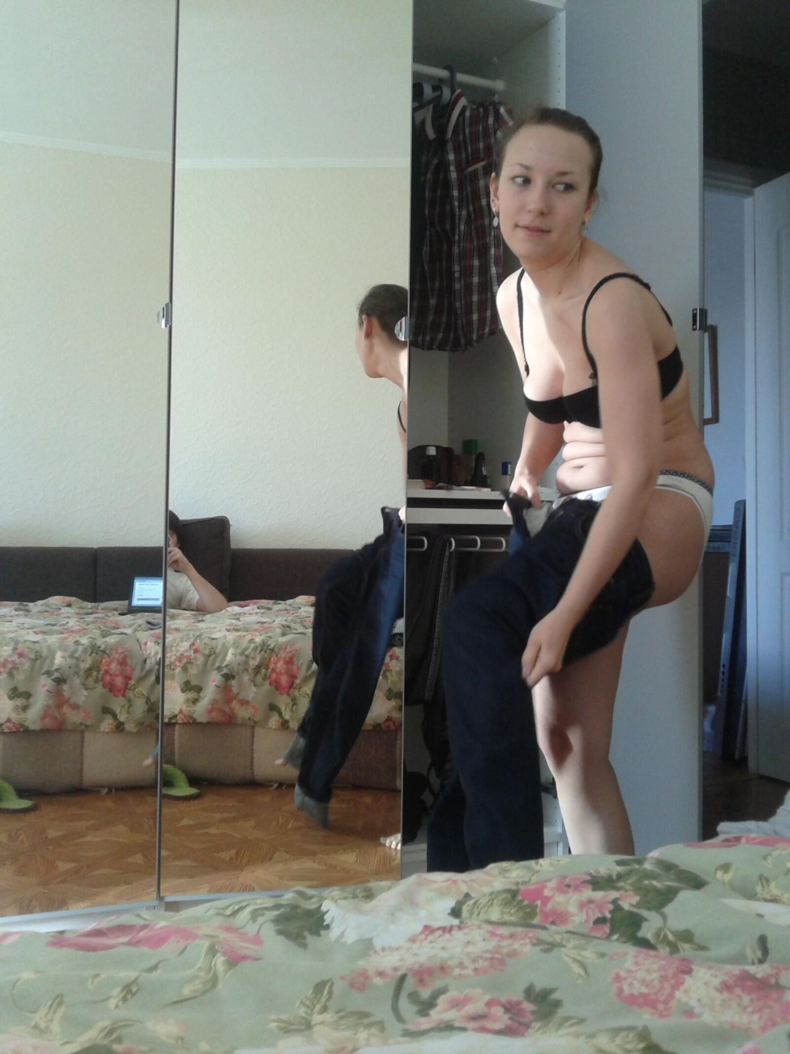 Hotwife Evgeniya von Cuck ausgesetzt