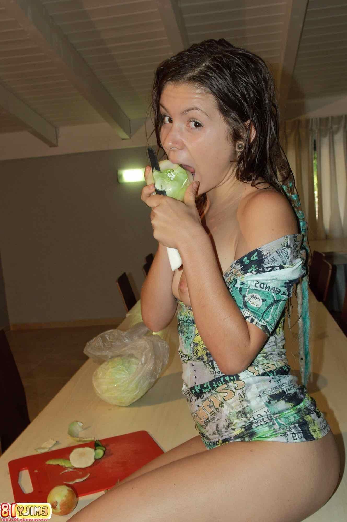 Emily EMILY Peeling fruit