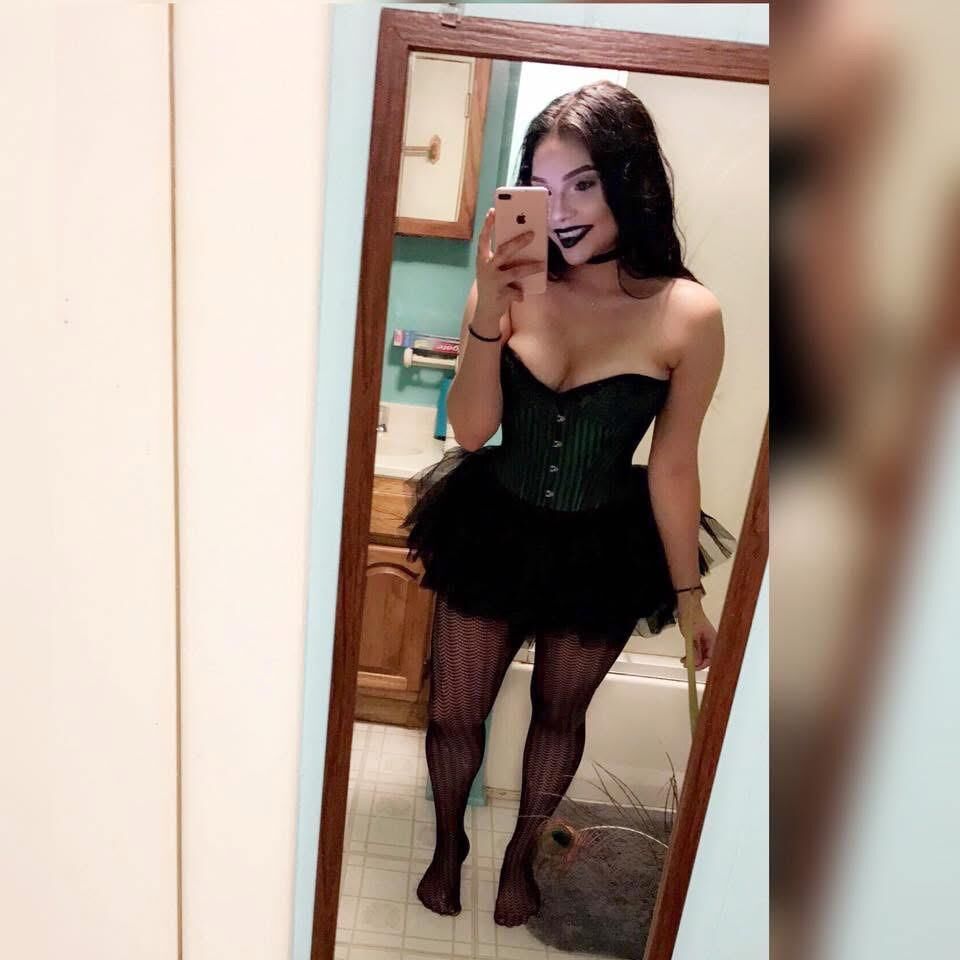 Sexy Latina Girlfriend For Tributes